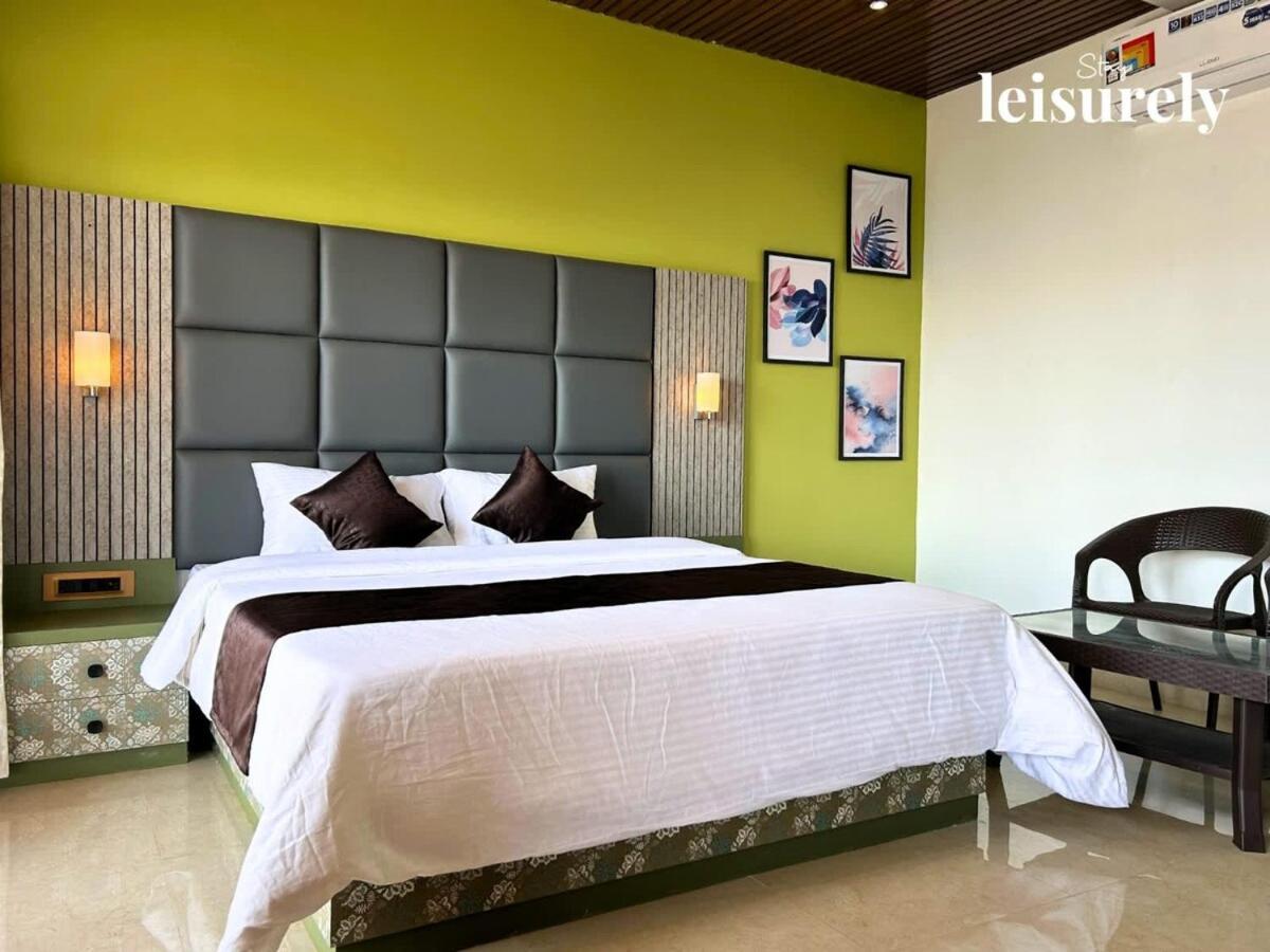 Stay Leisurely Avalon Heights 4Bhk, พันช์กานี ภายนอก รูปภาพ